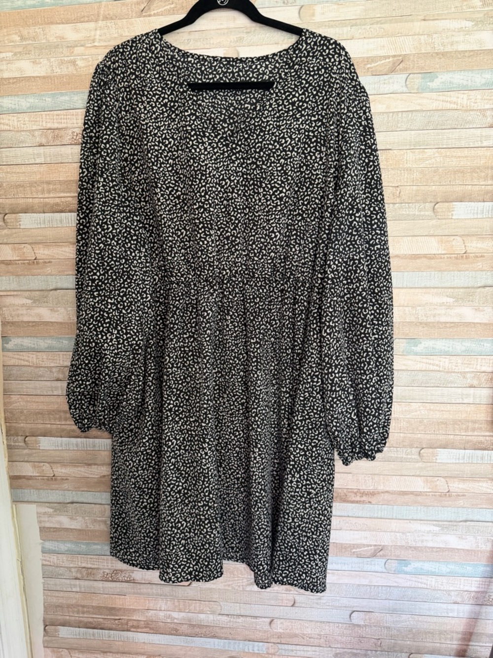 Black and White Printed Long Sleeve Dress